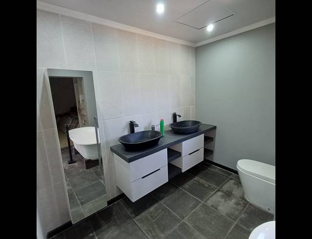 6 BEDROOM HOUSE FOR SALE IN HENLEY ON KLIP